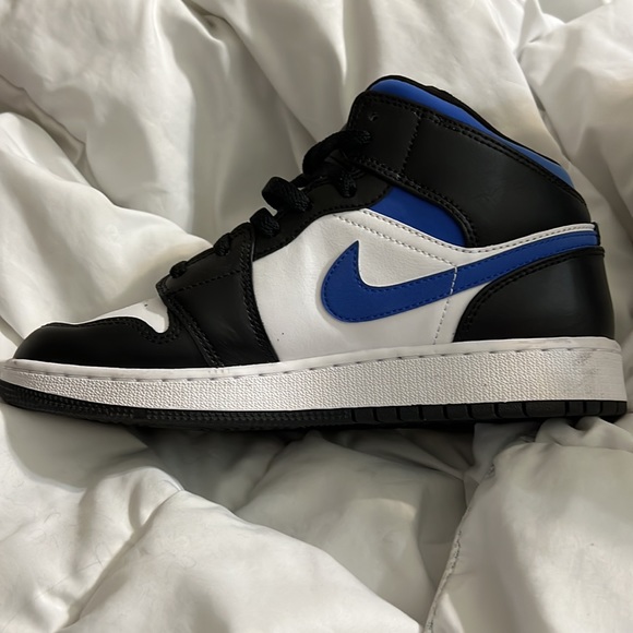Air Jordan 1 Mid GS 'Racer Blue’ 6Y - Picture 2 of 5